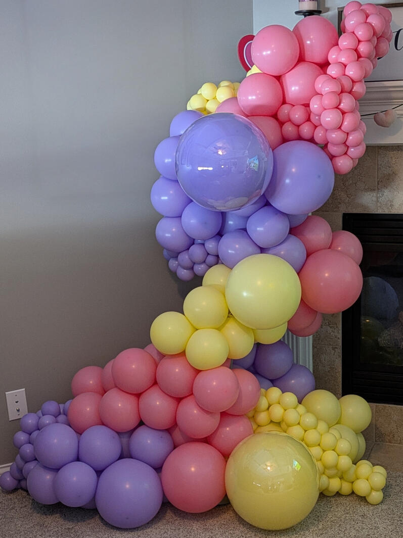Freestanding Organic Balloon Garland for a Princess Birthday Party Freestanding Organic Balloon Garland for a Princess Birthday Party